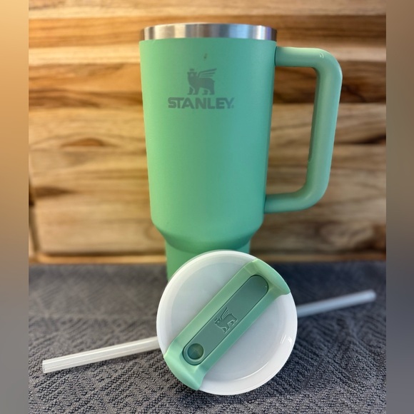 Stanley 40oz Quencher H2.0 Tumbler – Jade (Green) - Picture 7 of 9